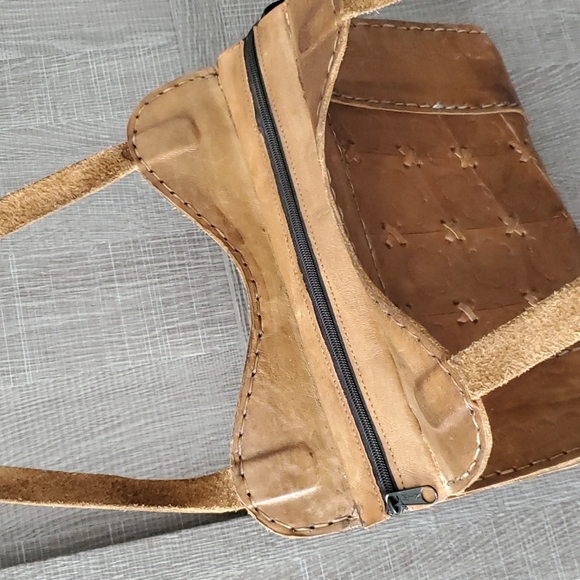 VINTAGE Tooled Leather Purse - Picture 5 of 9